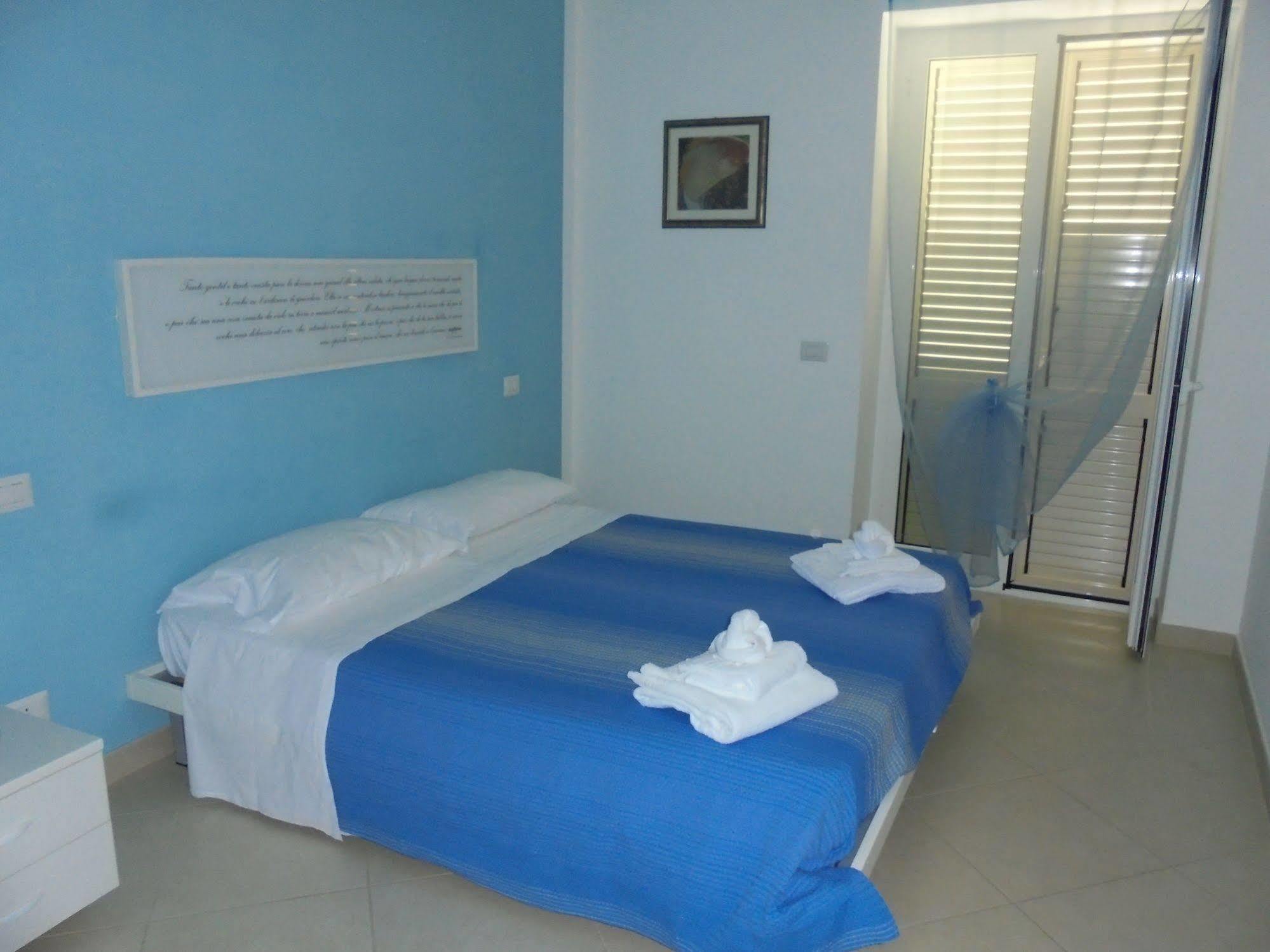 Hotel La Poesia Rocca Imperiale Exterior foto